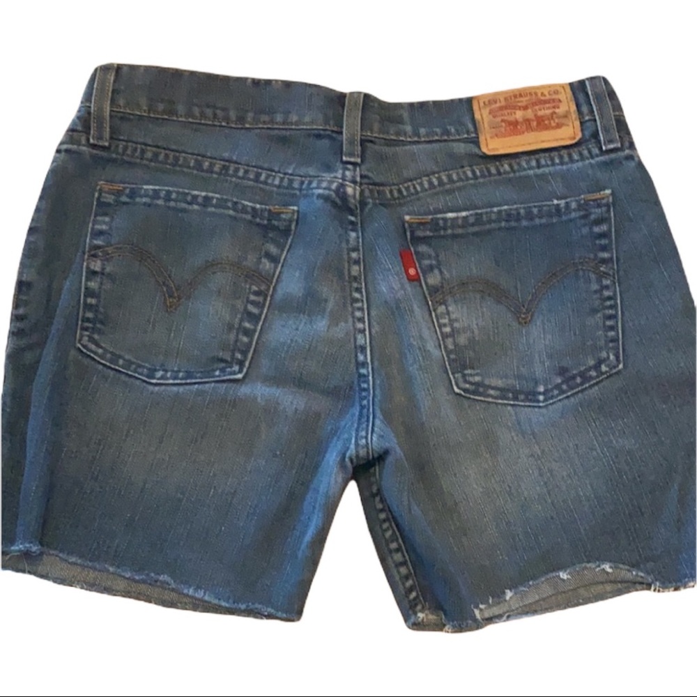 Levi’s - Picture 2 of 3